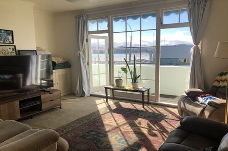 Photo of property in 1/442 Evans Bay Parade, Hataitai, Wellington, 6021