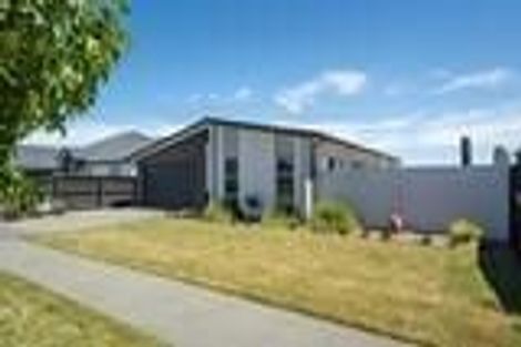 Photo of property in 35 Te Whenu Crescent, Marshland, Christchurch, 8083