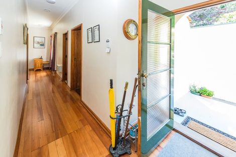 Photo of property in 27 Mount View Road, Bastia Hill, Whanganui, 4500