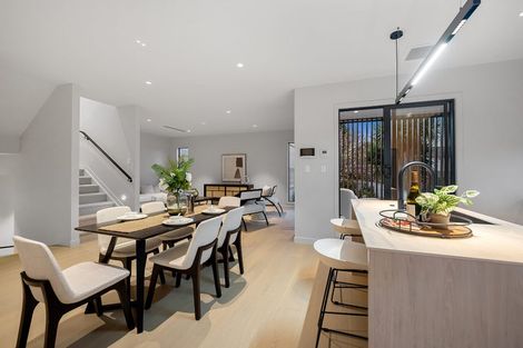 Photo of property in 201d Hurstmere Road, Takapuna, Auckland, 0622