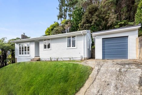 Photo of property in 7 Thomson Grove, Stokes Valley, Lower Hutt, 5019