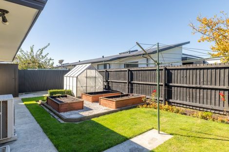 Photo of property in 2/10 Guise Lane, Hillmorton, Christchurch, 8025