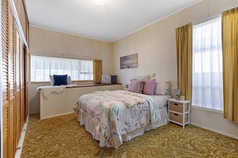 Photo of property in 102 Yule Street, Lyall Bay, Wellington, 6022