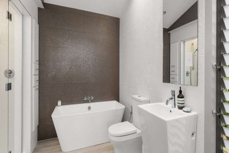 Photo of property in 14 Oromahoe Road, Opua, 0200