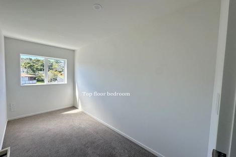Photo of property in 15c Blenheim Street, Glenfield, Auckland, 0629