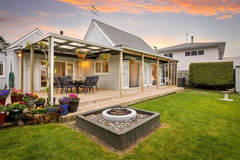 Photo of property in 74 Ferry Parade, Herald Island, Auckland, 0618