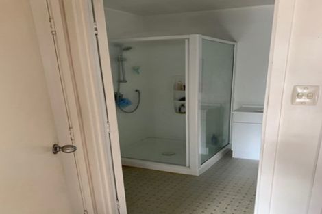 Photo of property in 1/37 Eversleigh Road, Belmont, Auckland, 0622