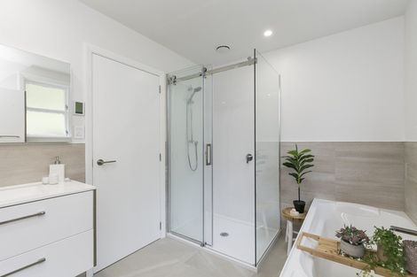 Photo of property in 33 Garden Road, Northland, Wellington, 6012