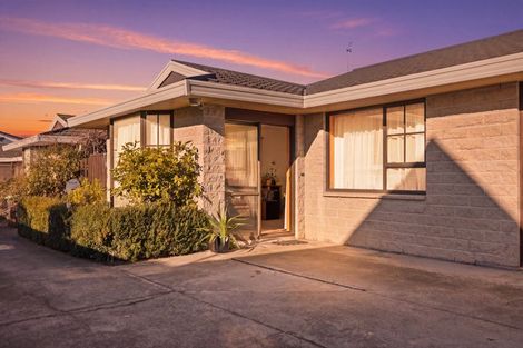 Photo of property in 3/63 Division Street, Riccarton, Christchurch, 8041