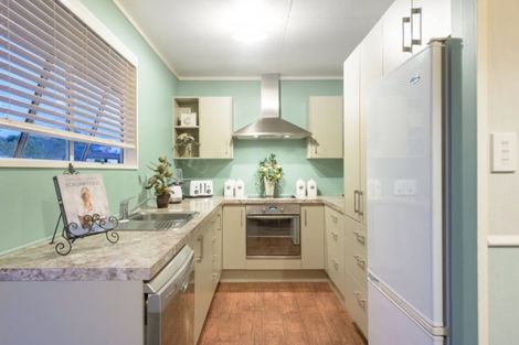 Photo of property in 31 Dunton Drive, Welcome Bay, Tauranga, 3112