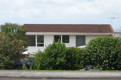 Photo of property in 7 Castor Bay Road, Castor Bay, Auckland, 0620