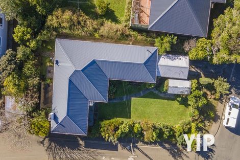 Photo of property in 10 Turville Crescent, Newlands, Wellington, 6037