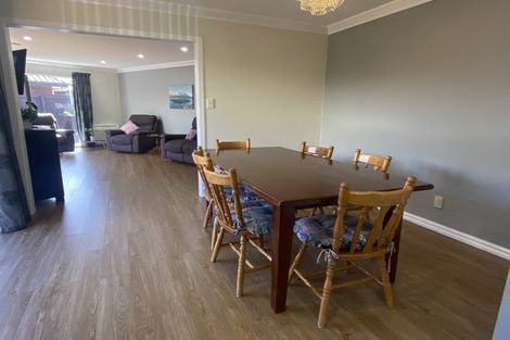 Photo of property in 1/6 Broadfell Avenue, Avonhead, Christchurch, 8042