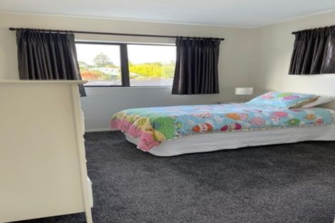 Photo of property in 10 Han Court, Glen Eden, Auckland, 0602