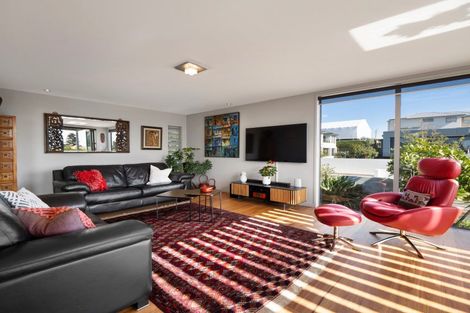 Photo of property in 30 Ngarata Avenue, Mount Maunganui, 3116