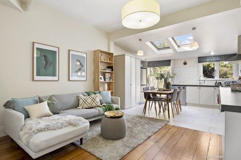 Photo of property in 5b Saint Mary Street, Thorndon, Wellington, 6011