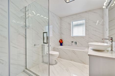 Photo of property in 20 Drumbuoy Drive, Flat Bush, Auckland, 2019