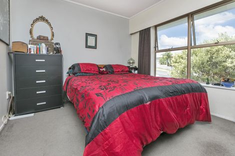Photo of property in 1/75 Sabulite Road, Kelston, Auckland, 0602