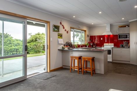 Photo of property in 22 Tiratu Road, Dannevirke, 4976