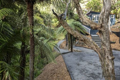 Photo of property in 110 Piha Road, Piha, New Lynn, 0772