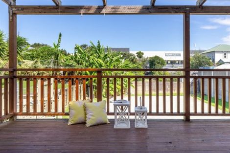 Photo of property in 20 Northland Road, Northland, Wellington, 6012