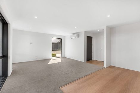 Photo of property in 2 Camellia Court, Palmerston North, 4414