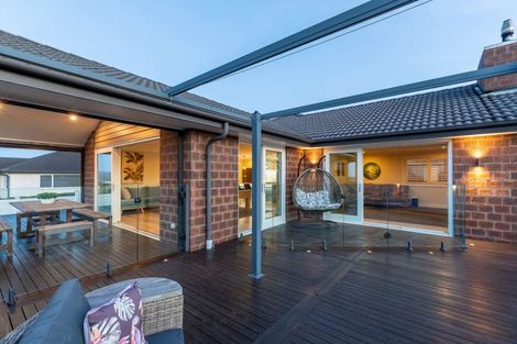 Photo of property in 14 Judith Anne Drive, Pukekohe, 2120