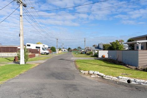 Photo of property in 6 Warren Street, Foxton Beach, Foxton, 4815