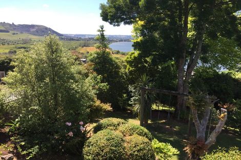Photo of property in 5 Naera Place, Kawaha Point, Rotorua, 3010