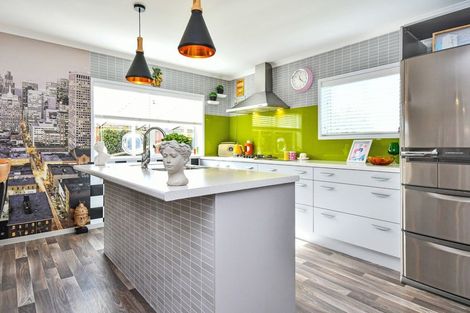 Photo of property in 90 Helenslee Road, Pokeno, 2402