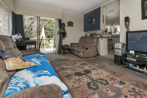Photo of property in 1/75 Sabulite Road, Kelston, Auckland, 0602