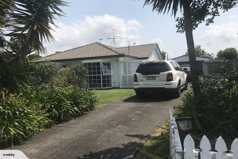 Photo of property in 24 Randwick Place, Randwick Park, Auckland, 2105