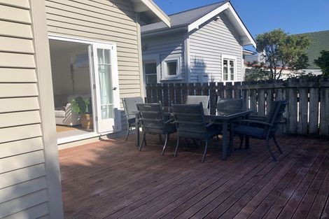 Photo of property in 80 The Parade, Island Bay, Wellington, 6023