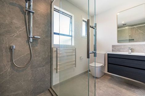 Photo of property in 92 Harrington Road, Henderson, Auckland, 0610