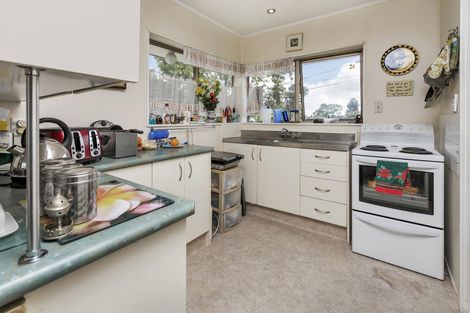 Photo of property in 1/75 Sabulite Road, Kelston, Auckland, 0602