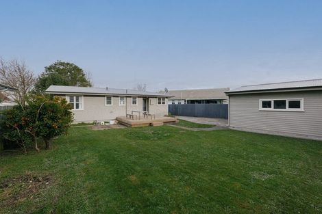 Photo of property in 25 Mokau Place, Terrace End, Palmerston North, 4410