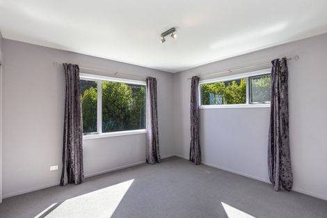 Photo of property in 1 Edge Hill, Acacia Bay, Taupo, 3385