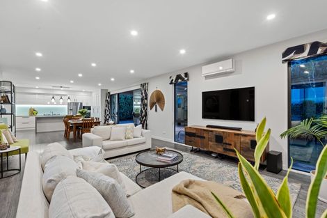 Photo of property in 15 Javelin Close, Gulf Harbour, Whangaparaoa, 0930
