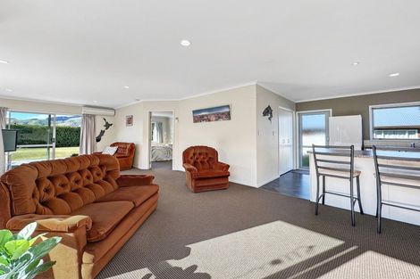 Photo of property in 53 Montgomery Crescent, Kinloch, Taupo, 3377