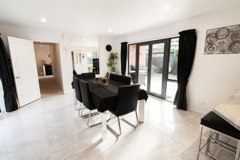 Photo of property in 26a Crofton Road, Harewood, Christchurch, 8051