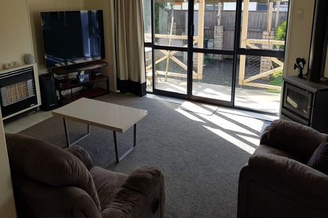 Photo of property in 8 Farnham Place, Bell Block, New Plymouth, 4312