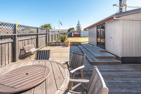 Photo of property in 64 Hinau Street, Castlecliff, Whanganui, 4501