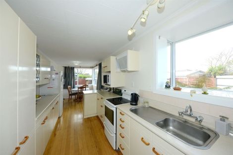 Photo of property in 17 Thurso Place, New Brighton, Christchurch, 8083