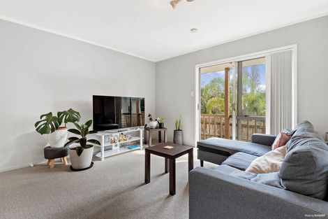 Photo of property in 11 Glenbury Place, Massey, Auckland, 0614
