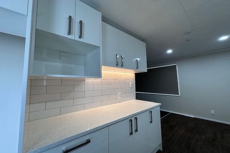 Photo of property in 2/30 Kennington Drive, Clendon Park, Auckland, 2103