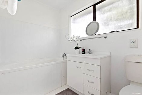 Photo of property in 166 Browns Bay Road, Murrays Bay, Auckland, 0630