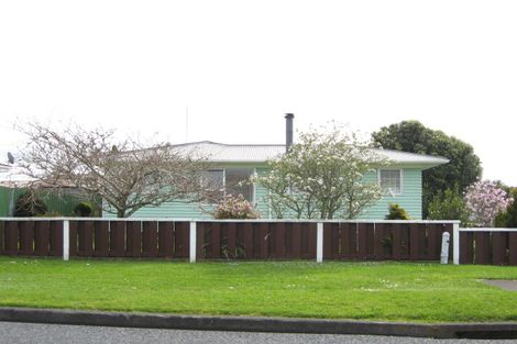 Photo of property in 10 Kahikatea Street, Inglewood, 4330