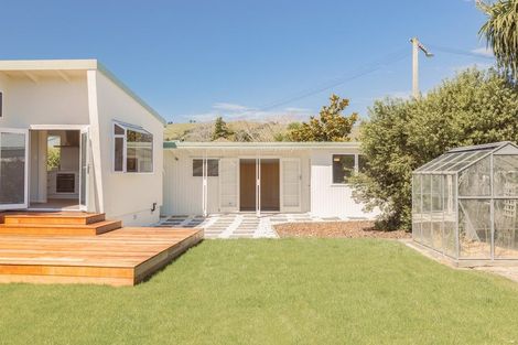 Photo of property in 20 Derrett Place, Saint Martins, Christchurch, 8022