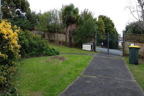 Photo of property in 27 Cheval Drive, Totara Vale, Auckland, 0629