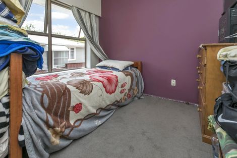 Photo of property in 1/75 Sabulite Road, Kelston, Auckland, 0602